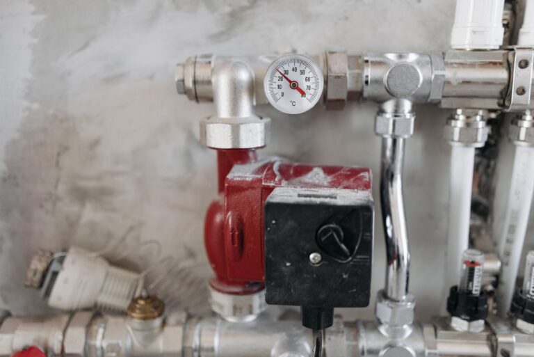 Industrial pipe system with a pressure gauge